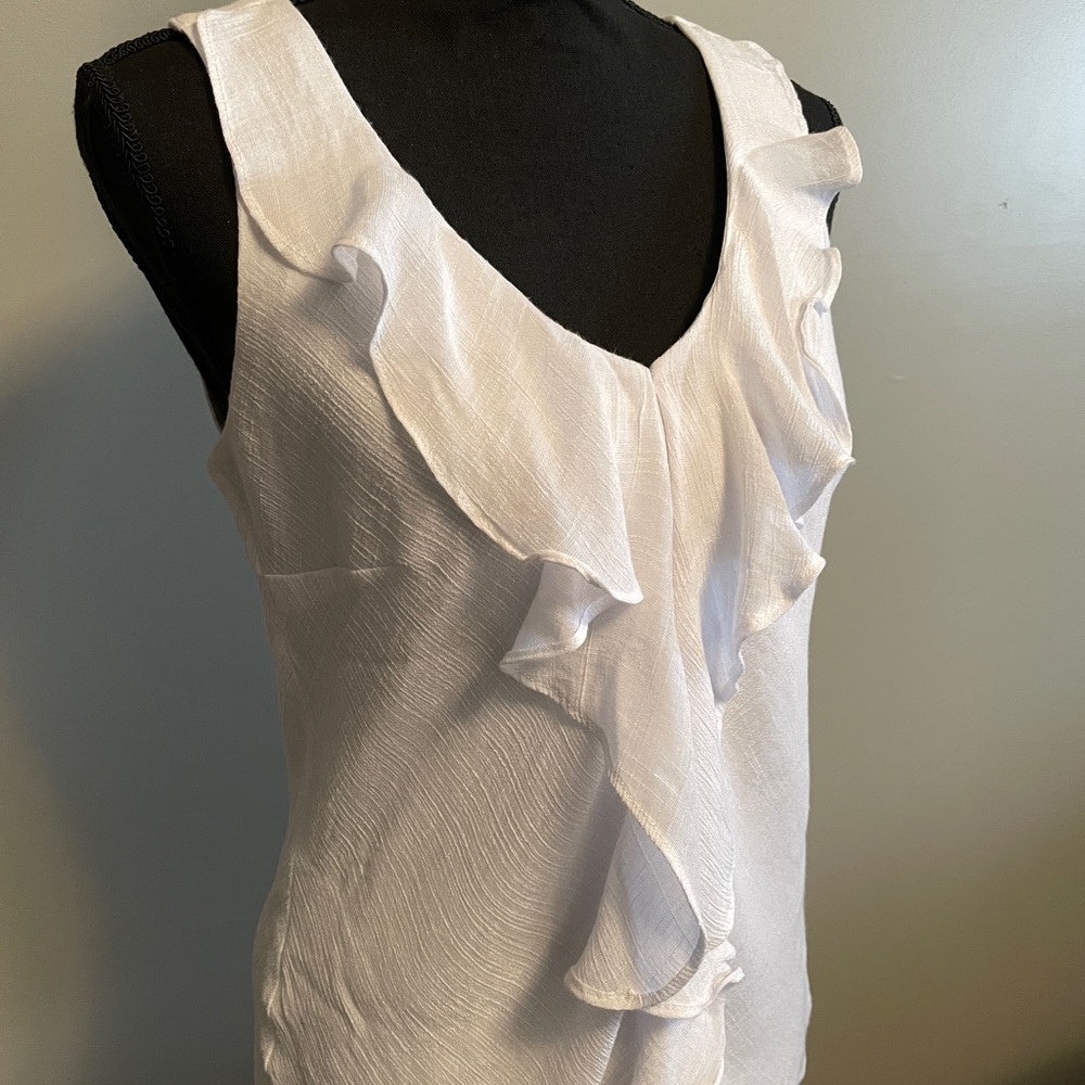 B.Design Top - Picture 2 of 6
